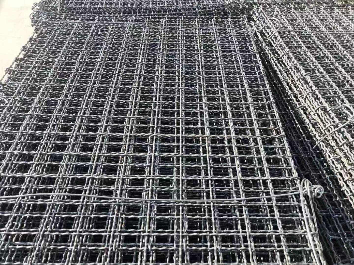 山東礦山支護軋花網片圖片3